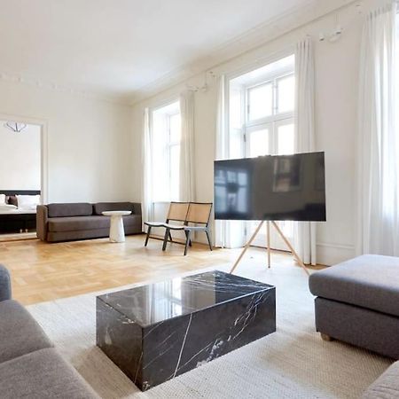 Moderen And Sleek 3Br With Bath By The Lakes And Metro 哥本哈根 外观 照片