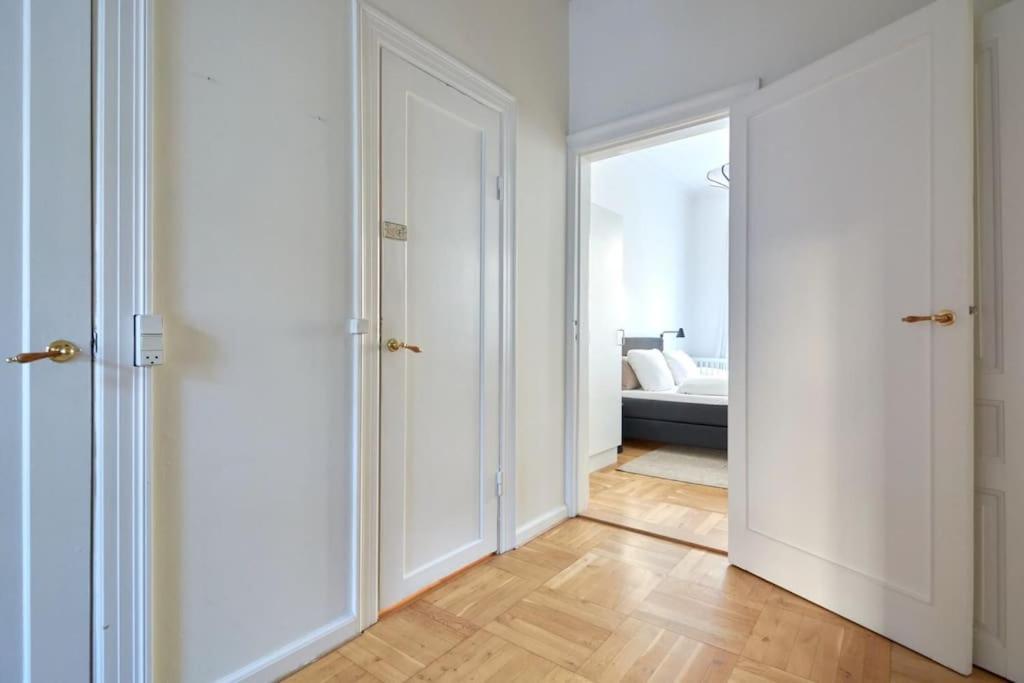 Moderen And Sleek 3Br With Bath By The Lakes And Metro 哥本哈根 外观 照片