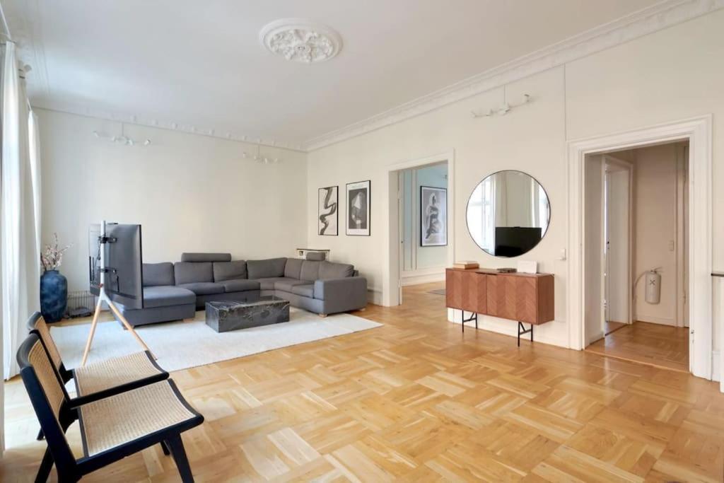 Moderen And Sleek 3Br With Bath By The Lakes And Metro 哥本哈根 外观 照片